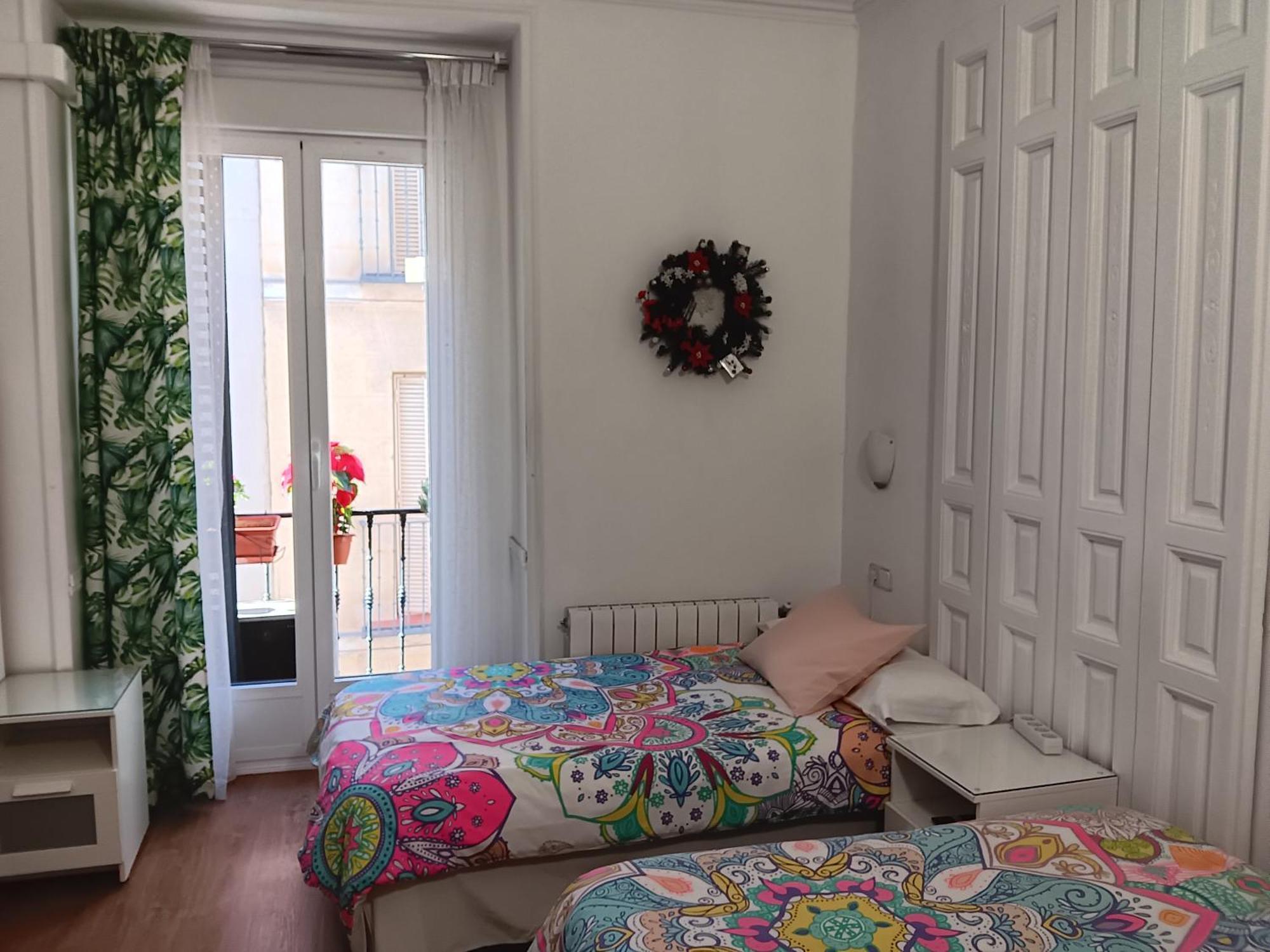 Hostal Casa Chueca Мадрид Экстерьер фото