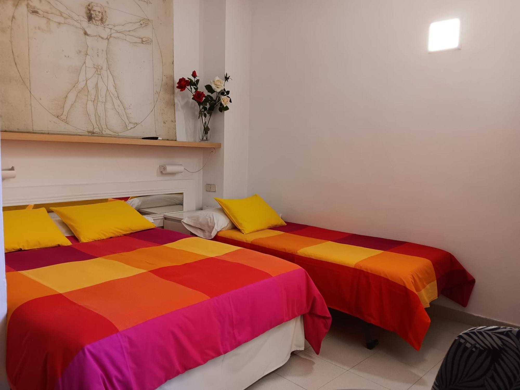 Hostal Casa Chueca Мадрид Экстерьер фото