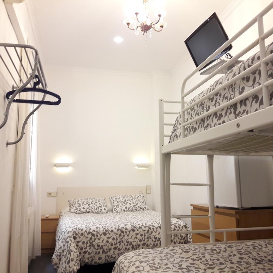 Hostal Casa Chueca Мадрид Экстерьер фото