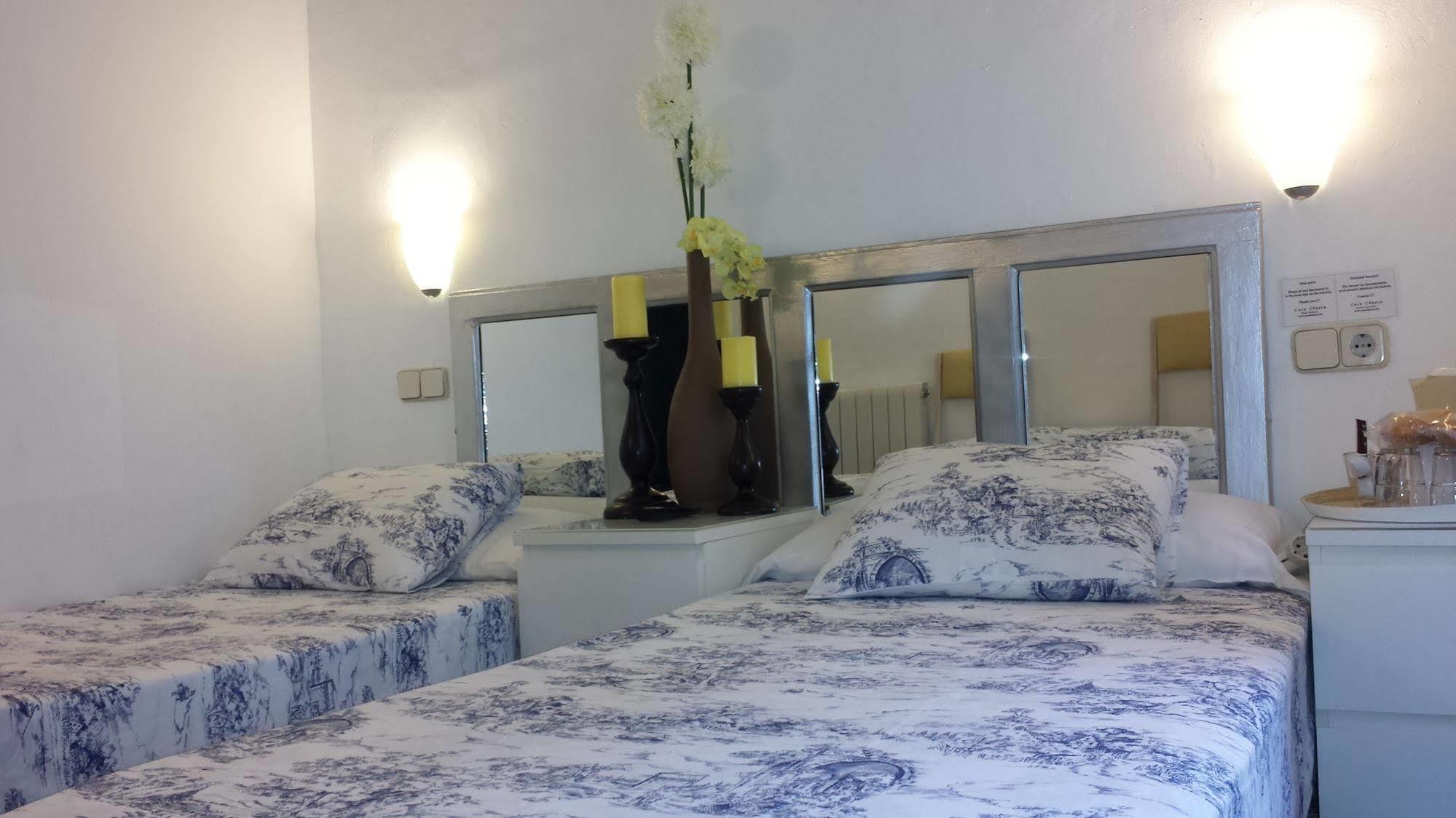 Hostal Casa Chueca Мадрид Экстерьер фото