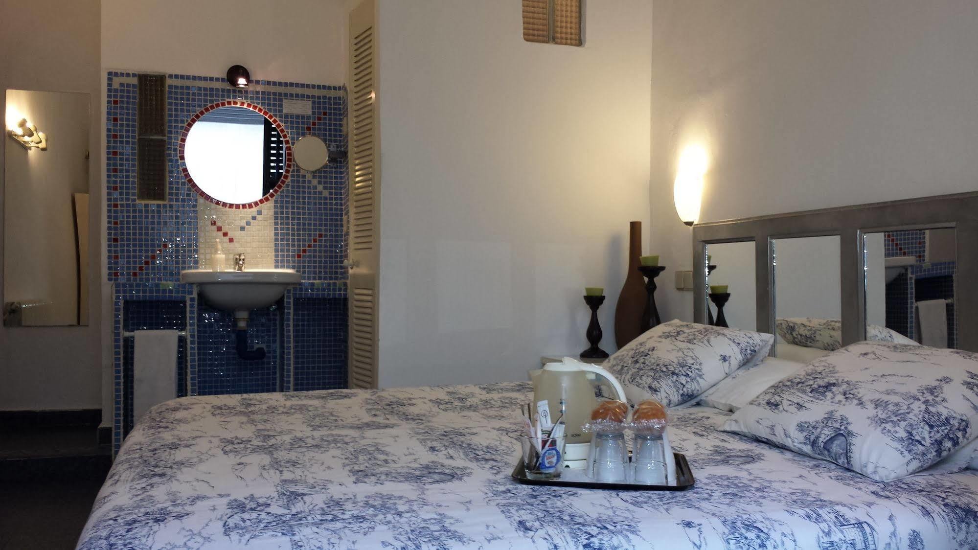 Hostal Casa Chueca Мадрид Экстерьер фото