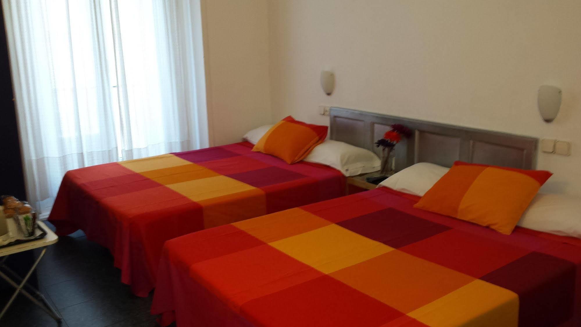 Hostal Casa Chueca Мадрид Экстерьер фото